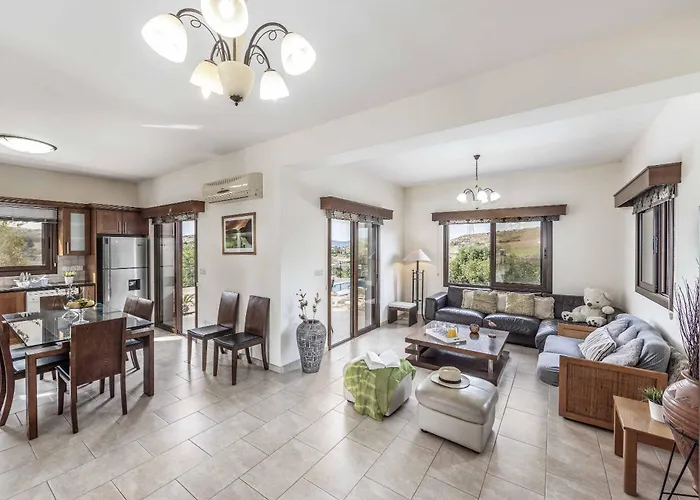 Kambos Ena ヴィラ *