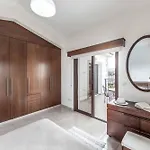 Kambos Ena Villa *