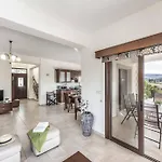 Kambos Ena Villa