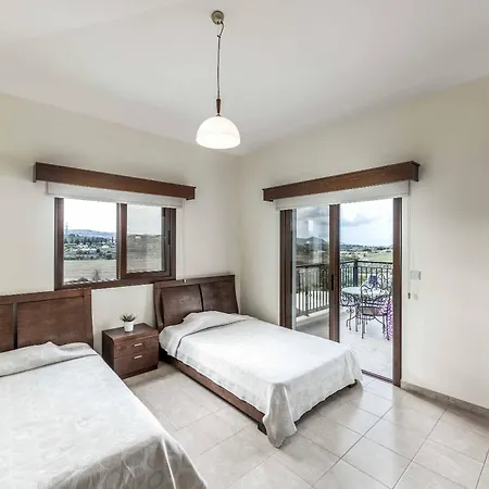 Villa Kambos Ena Polis