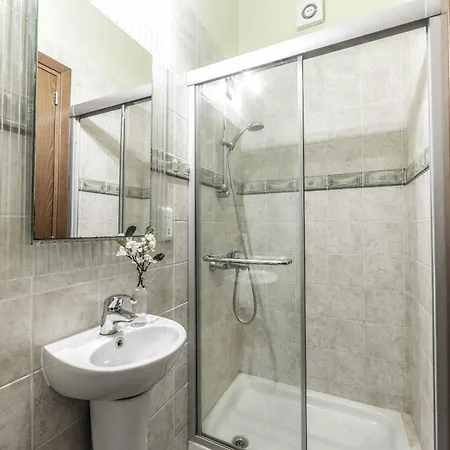 فيلة Kambos Ena Polis