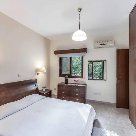 Villa Kambos Ena Polis