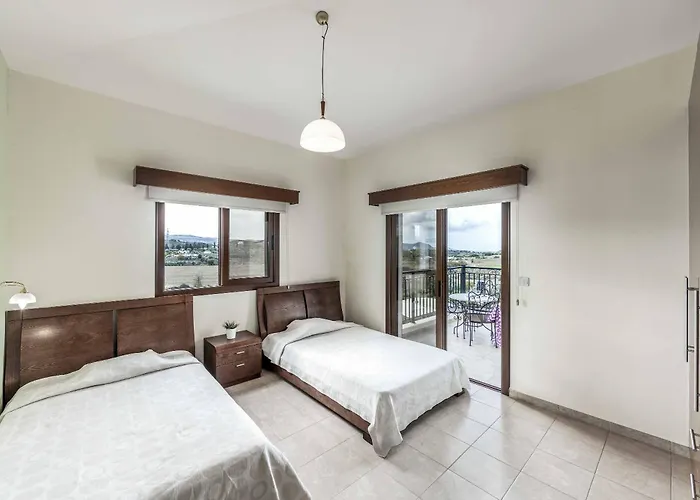 Villa Kambos Ena Polis