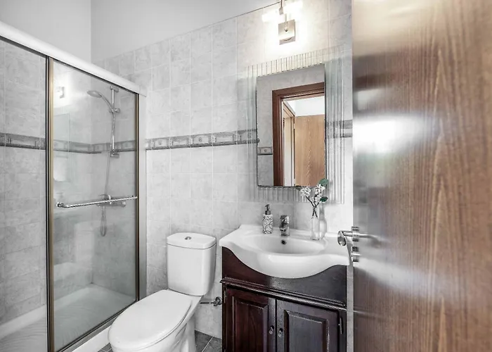 Kambos Ena Villa Polis