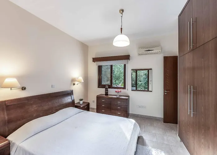 Villa Kambos Ena Polis