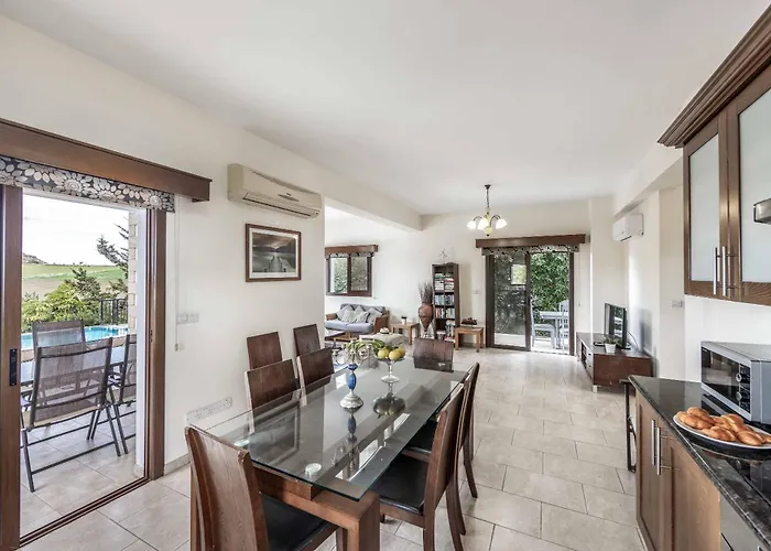 Villa Kambos Ena Polis